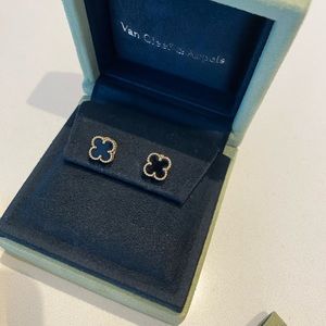 🖤 VAN CLEEF ONYX YELLOW GOLD ALHAMBRA EARRINGS